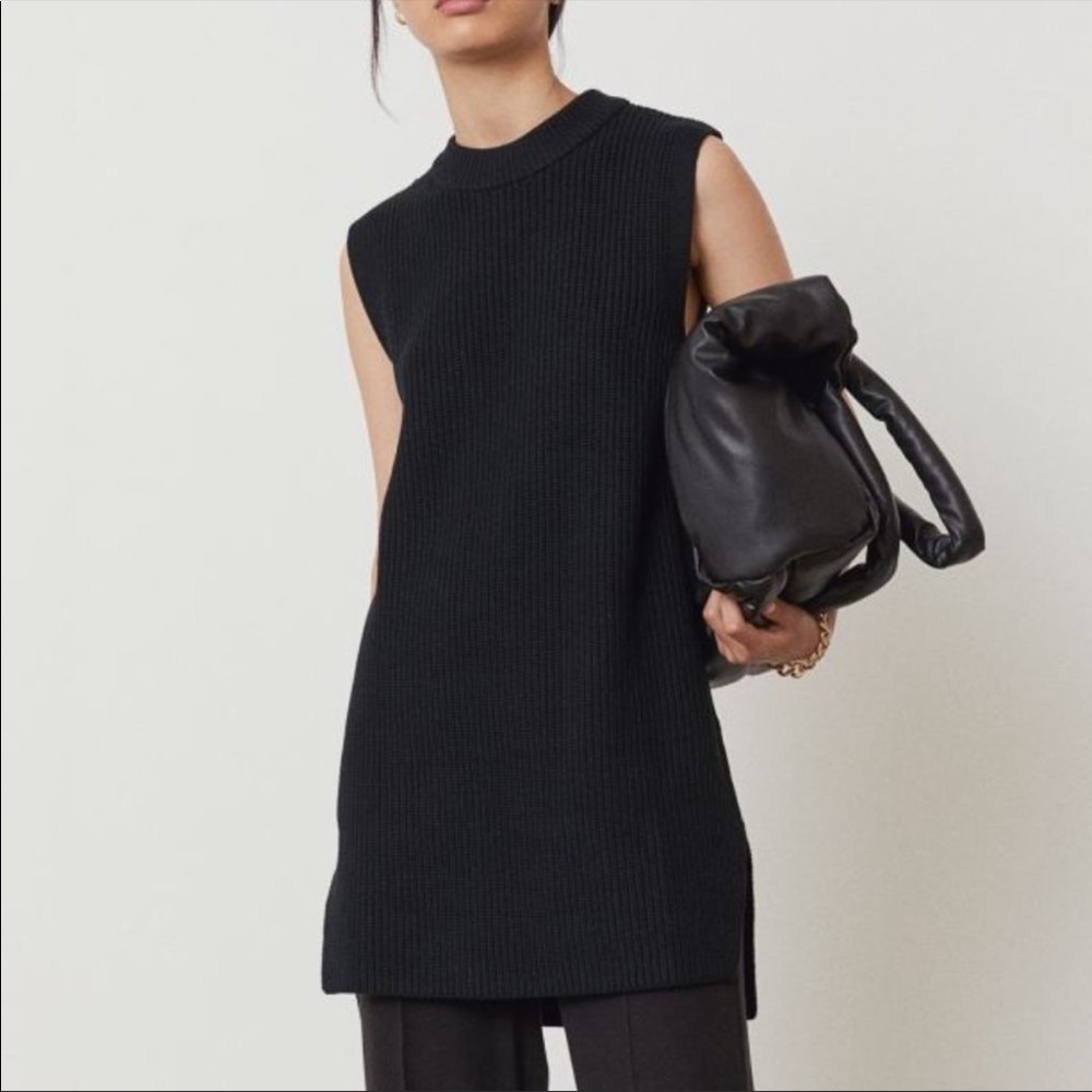 H&M Black Ribbed Sweater Vest
